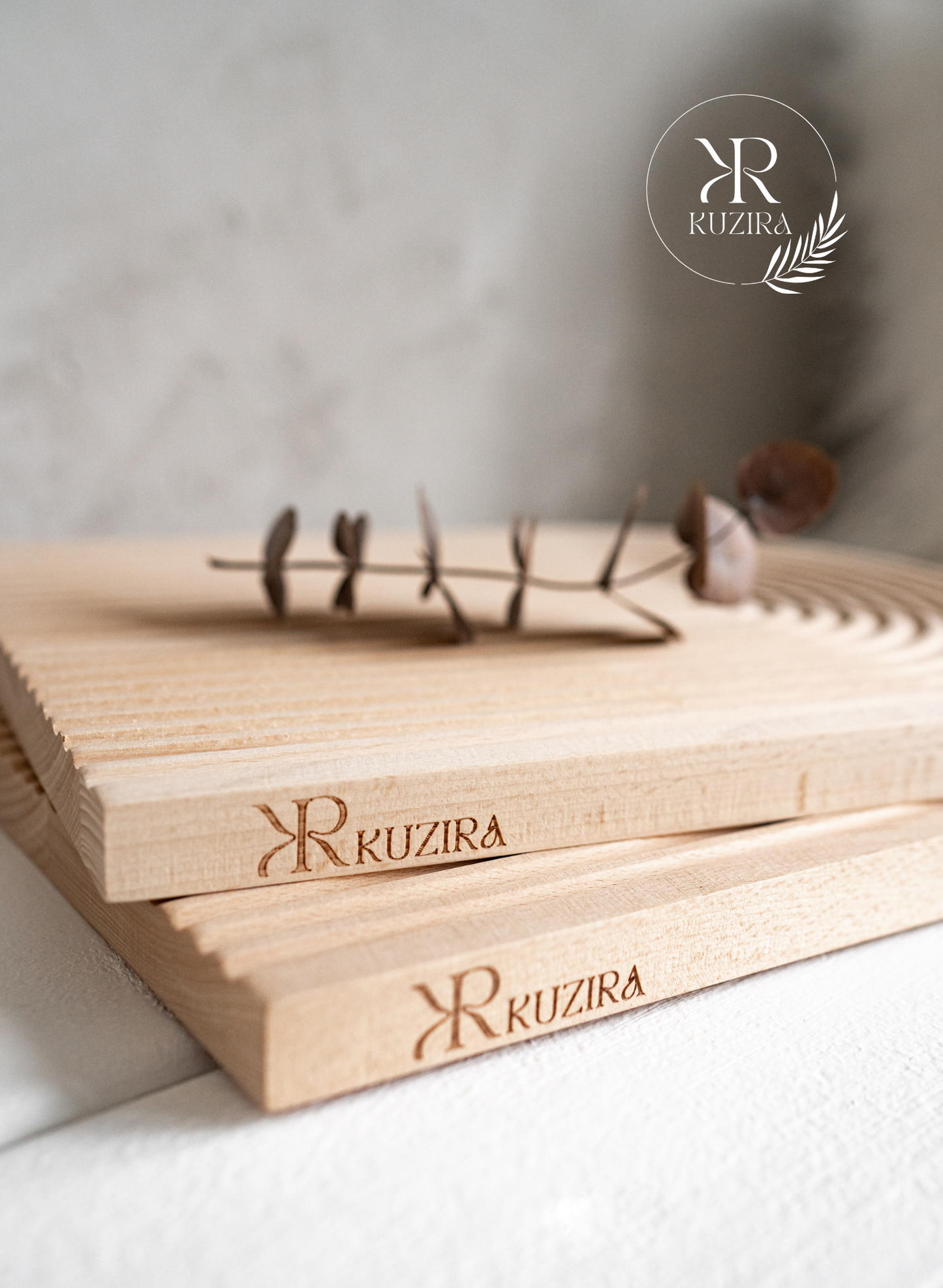 Dekorationsbrett aus edlem Buchenholz mit Regenbogenmuster - Der Alleskönner